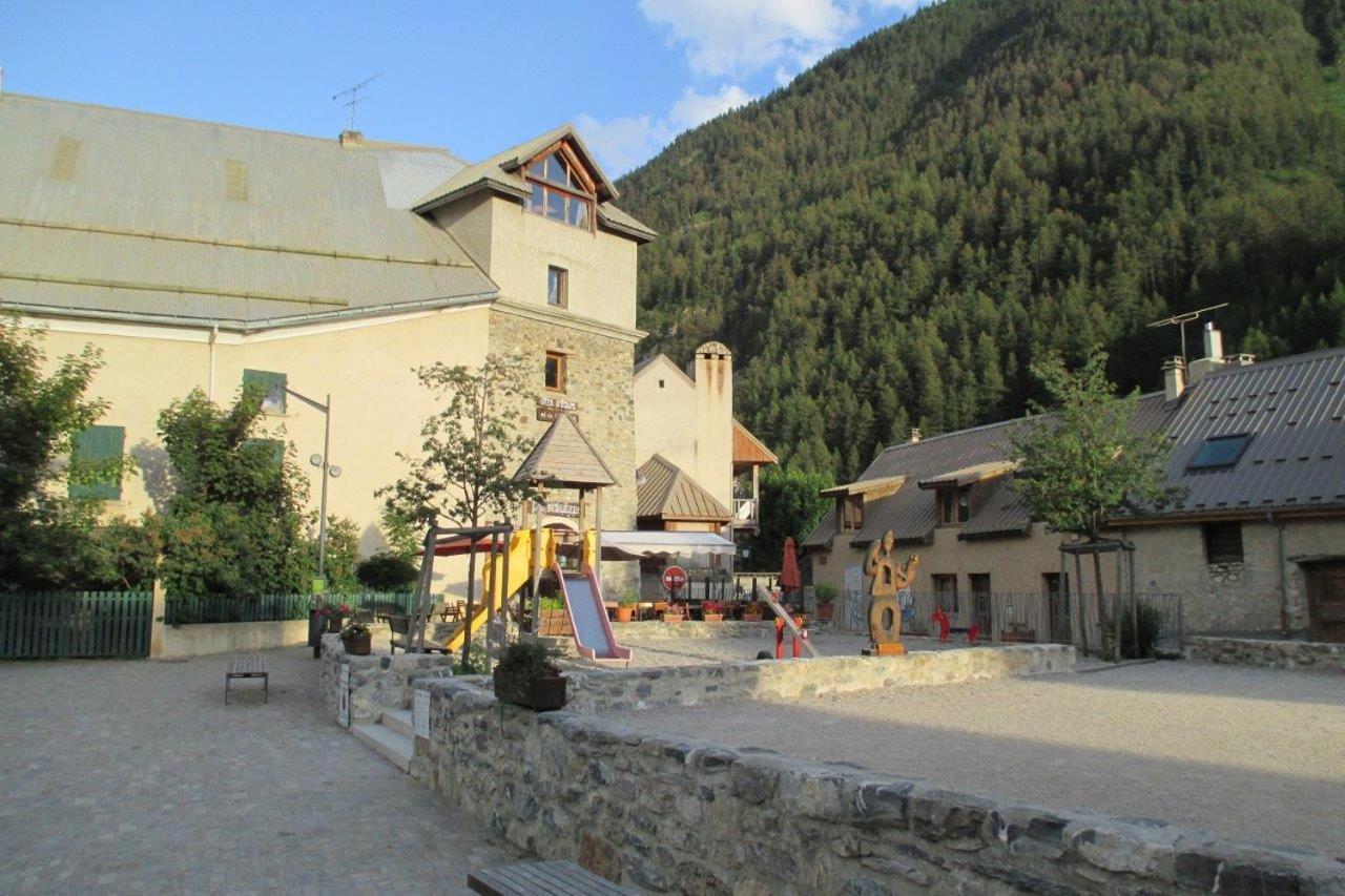 Le Gite Les Melezes Villar-dʼArène Εξωτερικό φωτογραφία